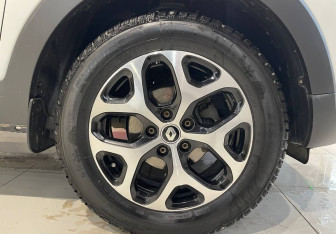 Подержанный автомобиль Renault Kaptur 2018 года (18 фото)