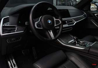 Подержанный автомобиль BMW X7 2019 года (18 фото)