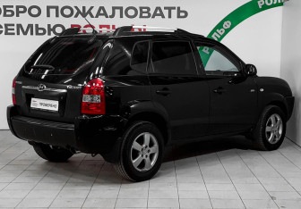Подержанный автомобиль Hyundai Tucson 2007 года (4 фото)