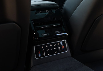 Подержанный автомобиль Audi A6 Sedan 2026 года (12 фото)