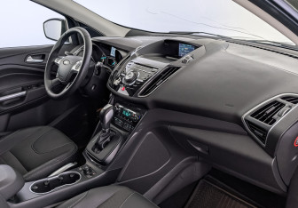 Подержанный автомобиль Ford Kuga 2013 года (13 фото)