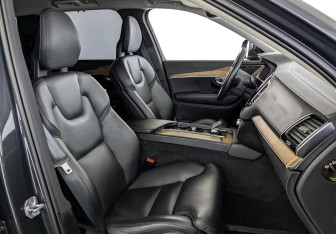 Подержанный автомобиль Volvo XC90 2021 года (23 фото)