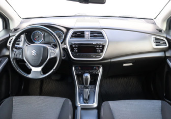 Подержанный автомобиль Suzuki SX4 Hatchback 2014 года (12 фото)