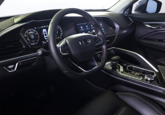 Подержанный автомобиль Geely Tugella 2022 года (15 фото)