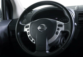 Подержанный автомобиль Nissan X-Trail 2013 года (11 фото)