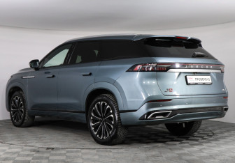 Подержанный автомобиль Jaecoo J8 2024 года (7 фото)