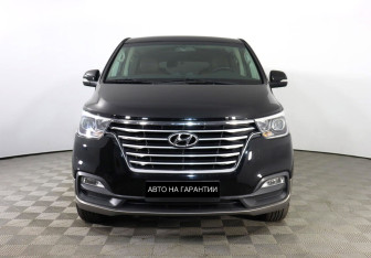 Подержанный автомобиль Hyundai Grand Starex 2018 года (2 фото)