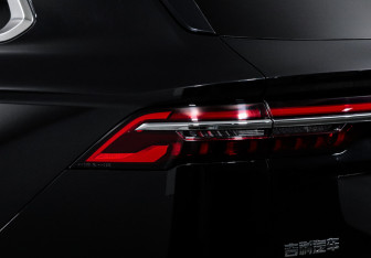 Подержанный автомобиль Geely Monjaro 2023 года (17 фото)