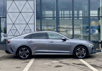 Подержанный автомобиль Kia K5 2024 года (4 фото)