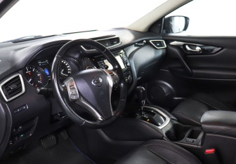 Подержанный автомобиль Nissan Qashqai 2014 года (13 фото)