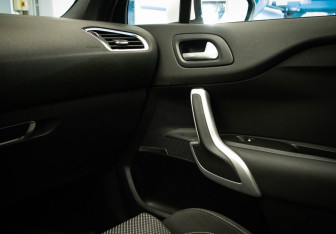 Подержанный автомобиль Citroen DS4 2014 года (18 фото)