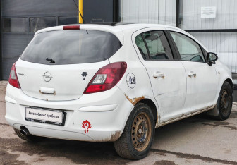 Подержанный автомобиль Opel Corsa 2010 года (5 фото)