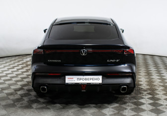 Подержанный автомобиль Changan UNI-V 2022 года (6 фото)