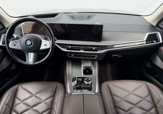 Подержанный автомобиль BMW X5 2023 года (18 фото)