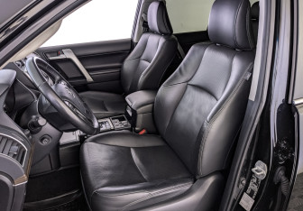 Подержанный автомобиль Toyota Land Cruiser Prado 2019 года (20 фото)