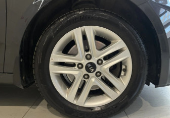 Подержанный автомобиль Kia Ceed Hatchback 2020 года (19 фото)