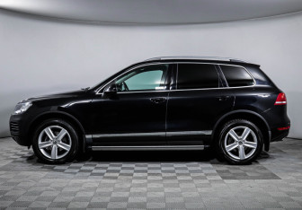 Подержанный автомобиль Volkswagen Touareg 2013 года (8 фото)