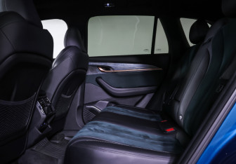 Подержанный автомобиль Geely Monjaro 2022 года (12 фото)