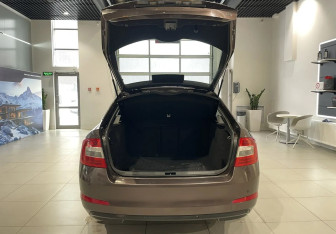 Подержанный автомобиль Skoda Octavia Liftback 2013 года (7 фото)