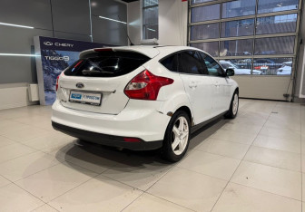 Подержанный автомобиль Ford Focus Hatchback 2012 года (4 фото)