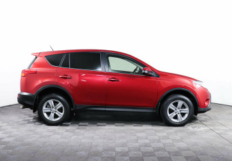 Подержанный автомобиль Toyota RAV4 2013 года (4 фото)