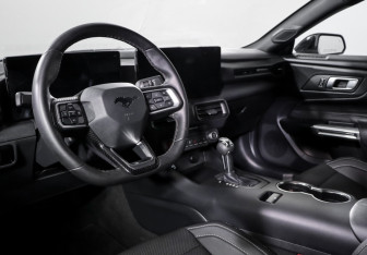 Подержанный автомобиль Ford Mustang Coupe 2023 года (14 фото)