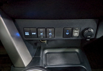 Подержанный автомобиль Toyota RAV4 2017 года (24 фото)