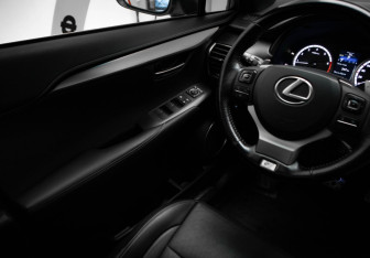 Подержанный автомобиль Lexus NX 2017 года (15 фото)
