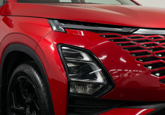 Подержанный автомобиль Omoda C5 2023 года (17 фото)