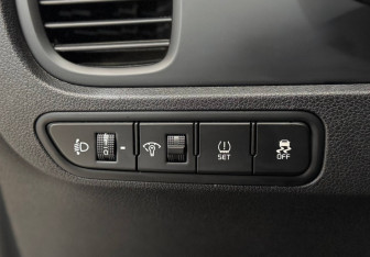 Подержанный автомобиль Kia Rio Sedan 2019 года (18 фото)