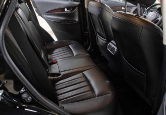 Подержанный автомобиль Infiniti QX50 2014 года (12 фото)