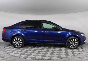 Подержанный автомобиль Skoda Octavia Liftback 2016 года (4 фото)