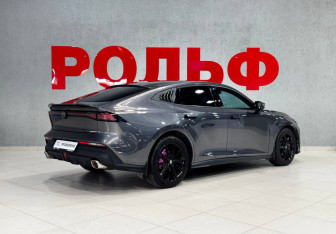 Подержанный автомобиль Changan UNI-V 2023 года (5 фото)