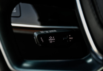 Подержанный автомобиль Audi S8 2020 года (28 фото)