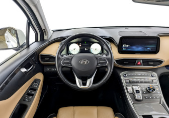 Подержанный автомобиль Hyundai Santa Fe 2022 года (22 фото)