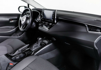 Подержанный автомобиль Toyota Corolla Sedan 2021 года (9 фото)