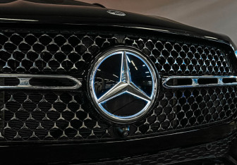 Подержанный автомобиль Mercedes-Benz GLE 2023 года (22 фото)