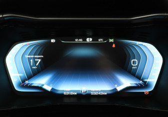 Подержанный автомобиль Geely Tugella 2022 года (11 фото)