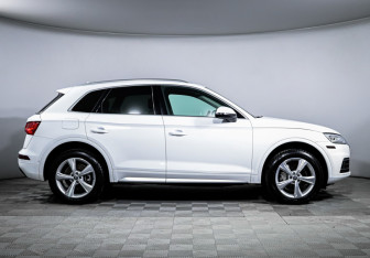 Подержанный автомобиль Audi Q5 2019 года (4 фото)