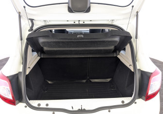 Подержанный автомобиль Renault Sandero 2020 года (10 фото)