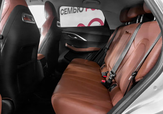 Подержанный автомобиль Omoda C5 2023 года (10 фото)