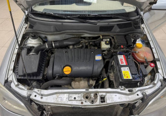 Подержанный автомобиль Chevrolet Viva 2005 года (16 фото)