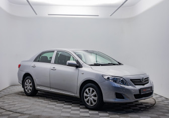 Подержанный автомобиль Toyota Corolla Sedan 2007 года (3 фото)