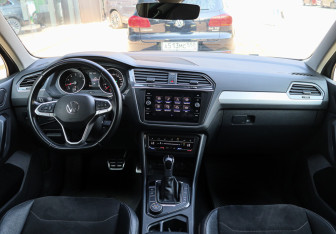 Подержанный автомобиль Volkswagen Tiguan 2021 года (10 фото)