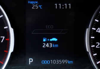 Подержанный автомобиль Toyota RAV4 2020 года (15 фото)