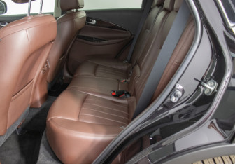 Подержанный автомобиль Infiniti EX 2011 года (11 фото)