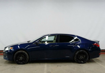 Подержанный автомобиль Lexus ES 2014 года (8 фото)