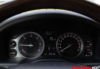 Подержанный автомобиль Toyota Land Cruiser Suv 2018 года (9 фото)