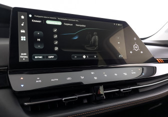 Подержанный автомобиль Changan UNI-K 2023 года (27 фото)