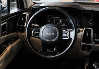 Подержанный автомобиль Kia Sorento 2023 года (12 фото)